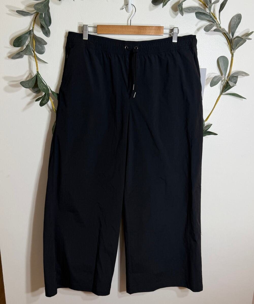NWT Athleta Midday Crop Pant XLT LAST CALL
